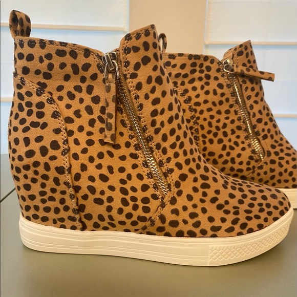 Queen George Animal Print Wedge Sneakers Size 7 NWOB - Picture 5 of 12